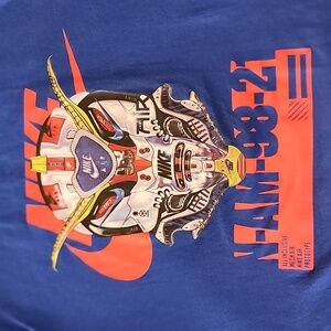 Boys small Nike graphic T.